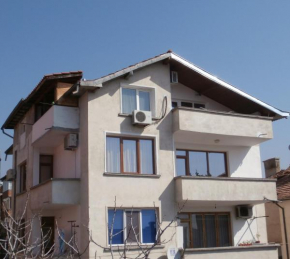 Гостиница Apartments in House Silent Nature  Сандански